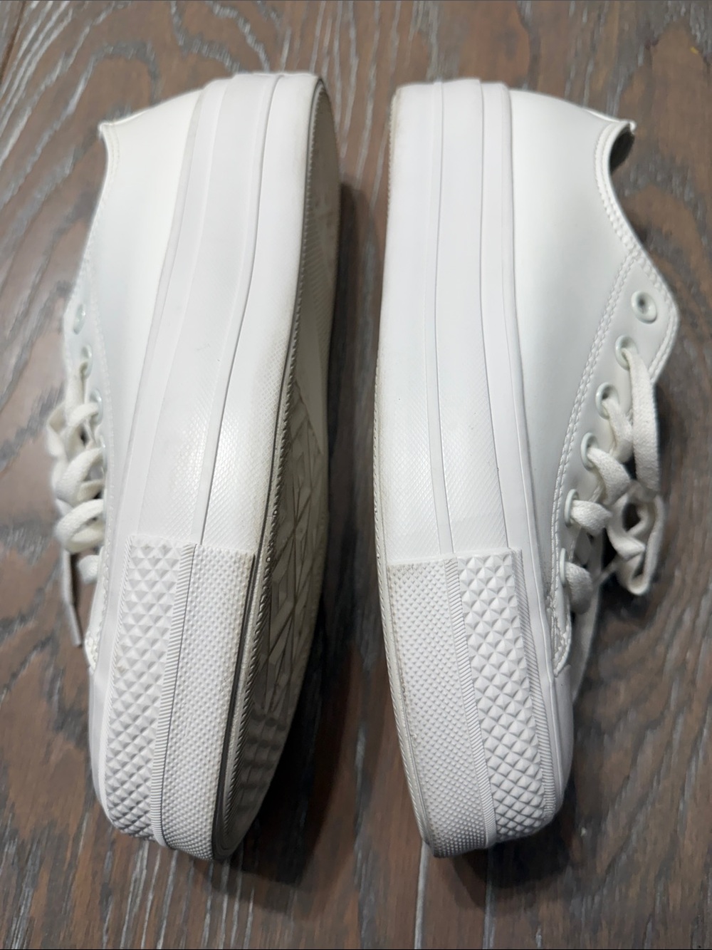 Converse Women's Low-Top leather Sneakers White women’s 7.5 - Picture 5 of 10